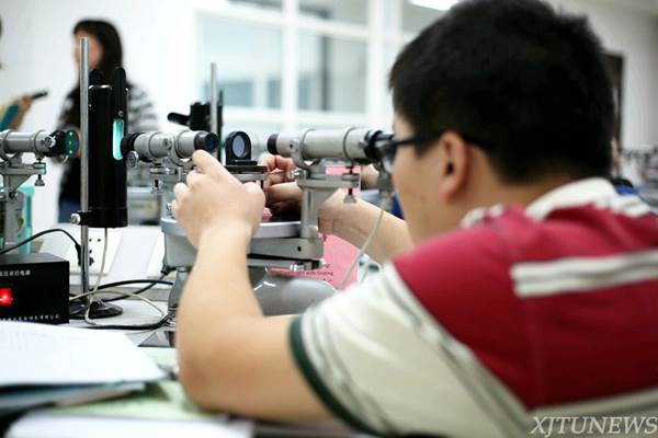 clip_image010.jpg //news.mitaozhibo8.com/_mediafile/news/2016/11/28/2luvs5a5he.jpg